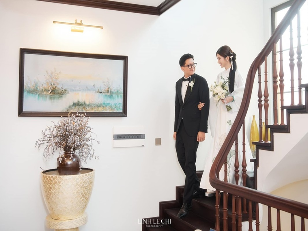 View - 	Chí Trung cùng bạn gái dự đám cưới cháu trai và Ngọc Huyền
