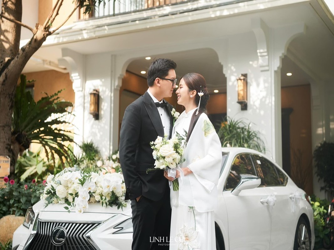 View - 	Chí Trung cùng bạn gái dự đám cưới cháu trai và Ngọc Huyền