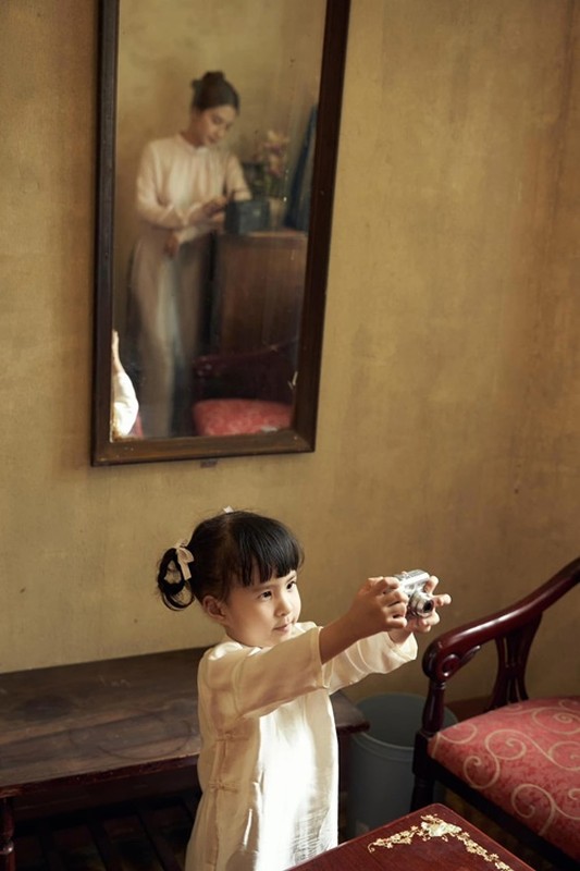 View - 	Con gái của Jack Thiên An diện áo dài Tết đáng yêu vô đối