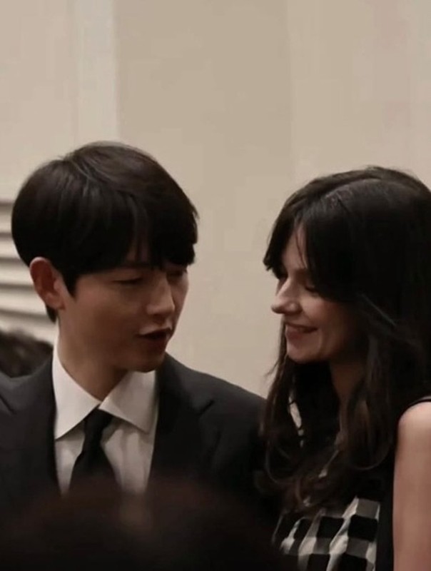 View - 	Song Joong Ki hạnh phúc sau tái hôn