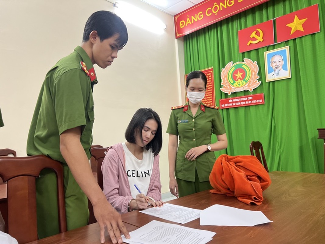 Nhan sac xuong doc cua Ngoc Trinh tu khi vuong vong lao ly-Hinh-3