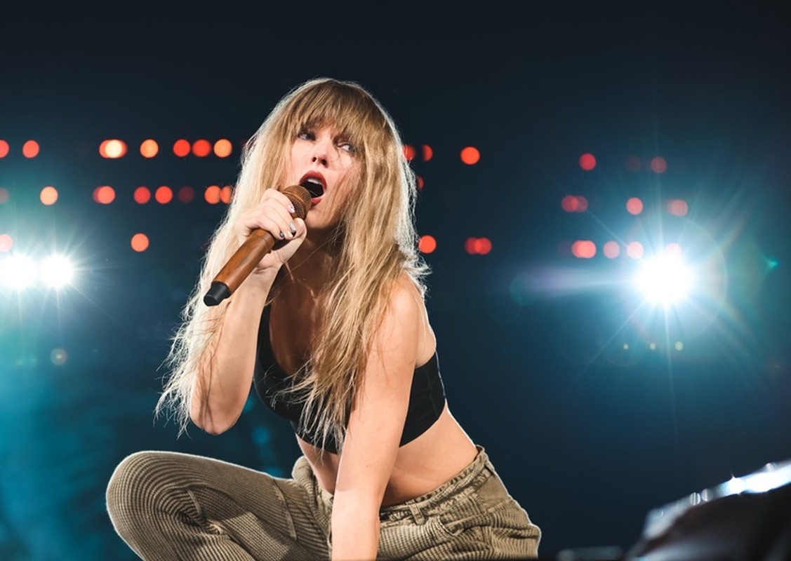 View - 	Taylor Swift lập kỷ lục Grammy tài sản tỷ đô yêu dàn trai đẹp