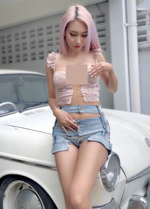 Nguong do mat hot girl “mac nhu khong” khi rua xe-Hinh-13