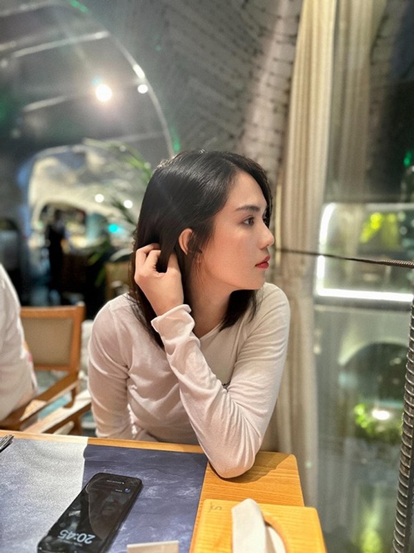 Ngoc Trinh asked her friend, Vu Khac Tiep rang in the mat-Picture-5