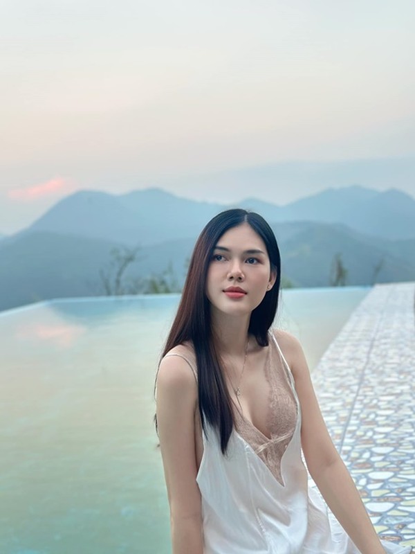 View - 	Người mẫu nội y Lê Ngọc Trinh khóa môi bạn trai ngọt ngào