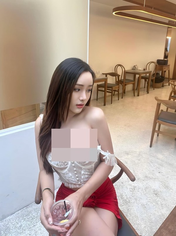 Nguong chin mat hot girl “mac nhu khong” khi nuong thit, nao dua-Hinh-10