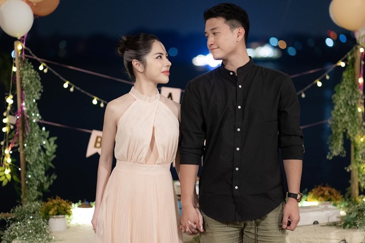 Huynh Anh and his older sister are signing a new relationship-Picture-12