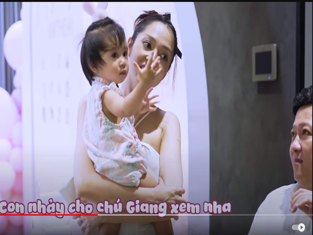 Nha Phuong's family is the first child of Bao Anh-Hinh-3