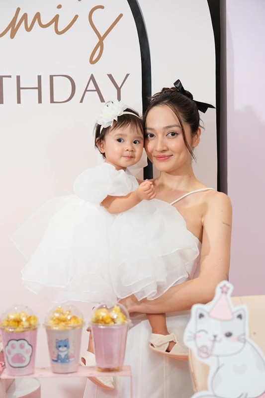 Nha Phuong's family is the first child of Bao Anh-Hinh-8