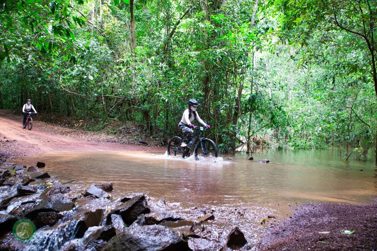 View - 	Thích thú đạp xe xuyên rừng Mã Đà chèo sup trên hồ Trị An