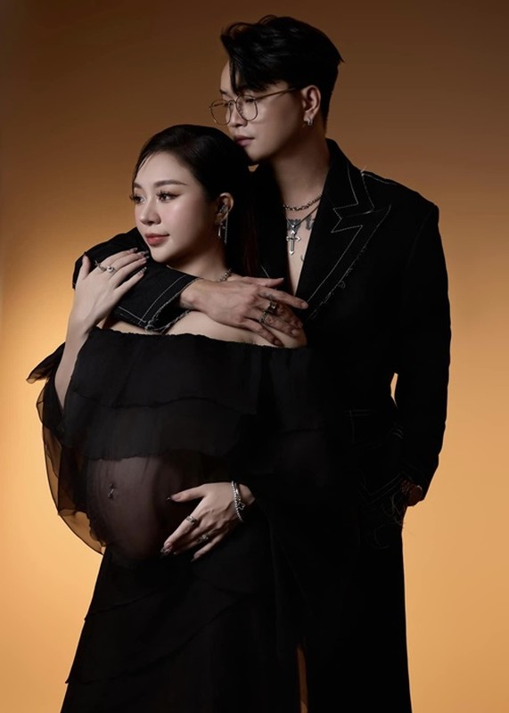 View - 	DJ Nhung Babie mang bầu vẫn xinh chả trách TiTi nhóm HKT mê mẩn