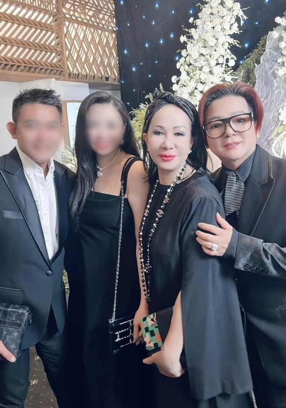 Vu Ha married a wife 8 years older than him and is still happy after 31 years - Photo 8