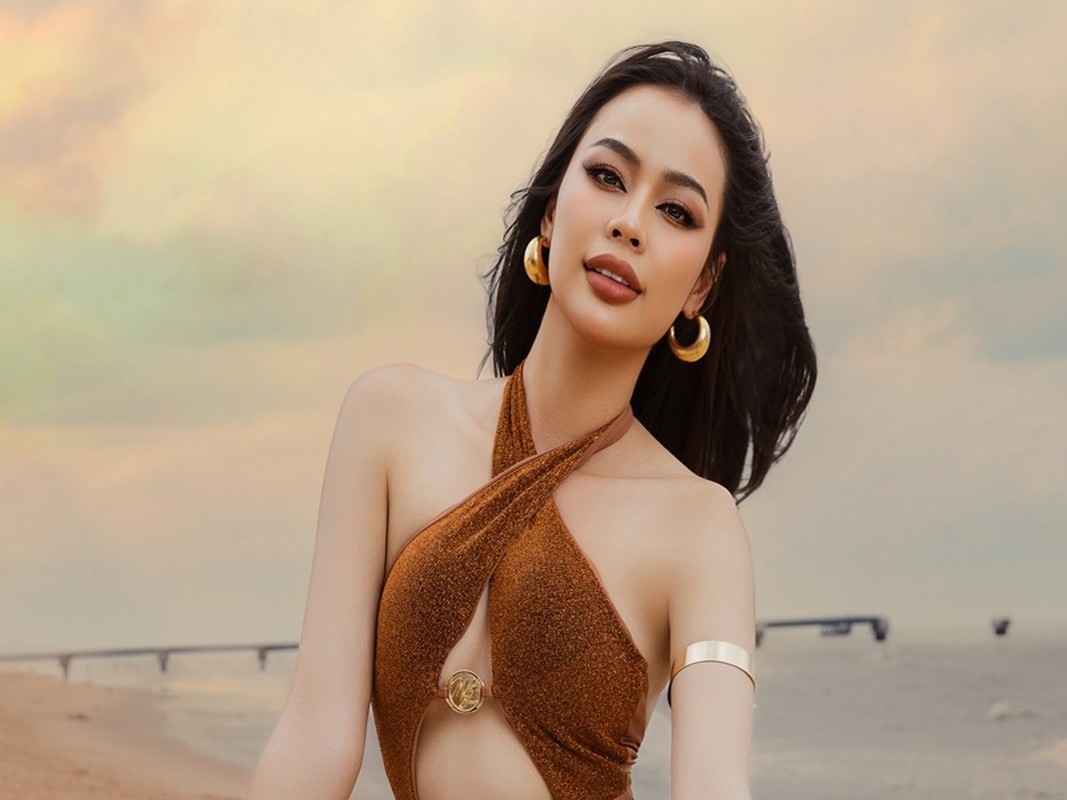 View - 	Dàn thí sinh Miss Grand Vietnam 2024 khoe dáng với bikini 