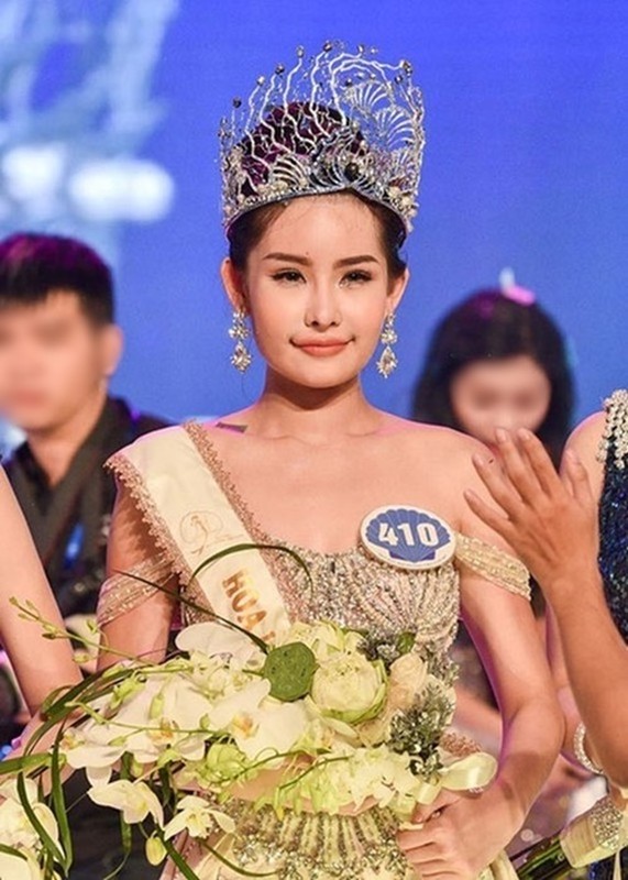 Vo Le Que Anh and a series of beauty queens caused controversy while in the spotlight-Picture-11