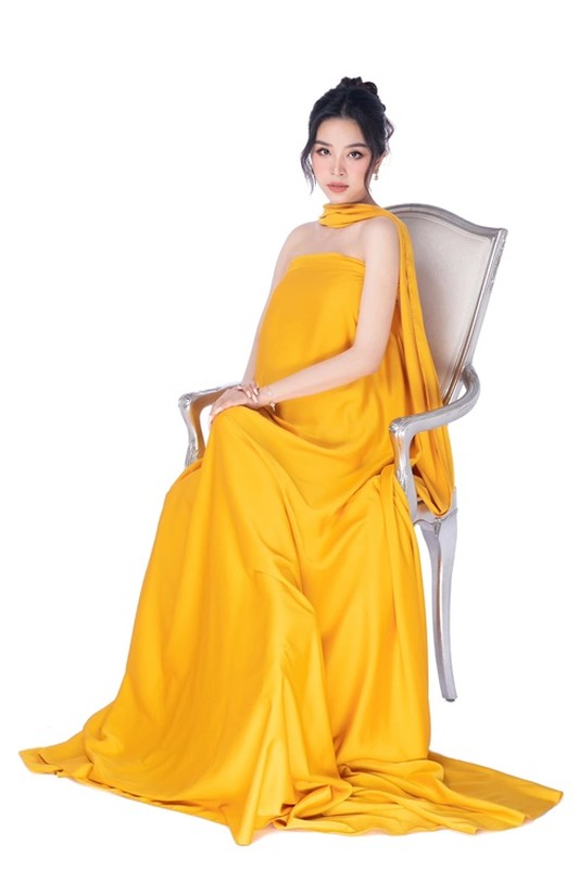 The bride of the Vietnamese beauty queen wears 