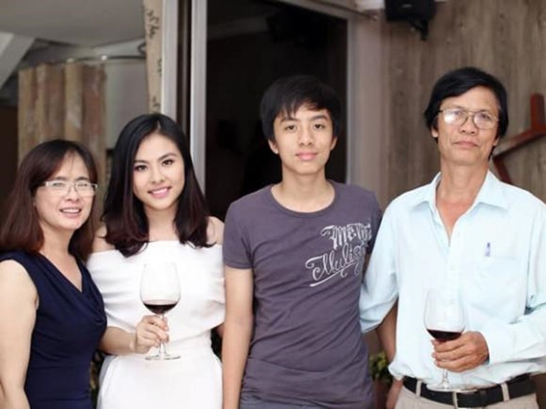 Vietnamese stars show off their parents' wedding photos from the past - Photo 13