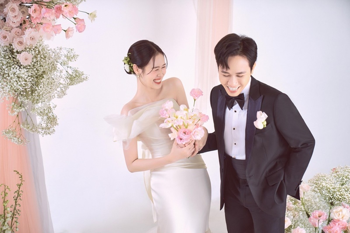 Anh Duc and his girlfriend took a wedding photo as a princess and prince-Picture-11