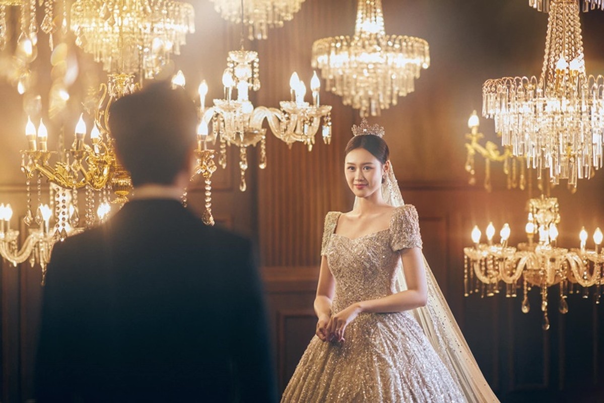 Anh Duc and his girlfriend had a wedding photo taken as a princess and prince-Picture-6