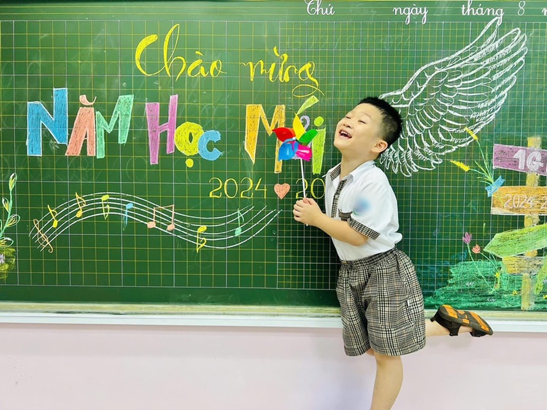 Vietnamese stars send their children to school to start the 2024-2025 school year - Photo 6