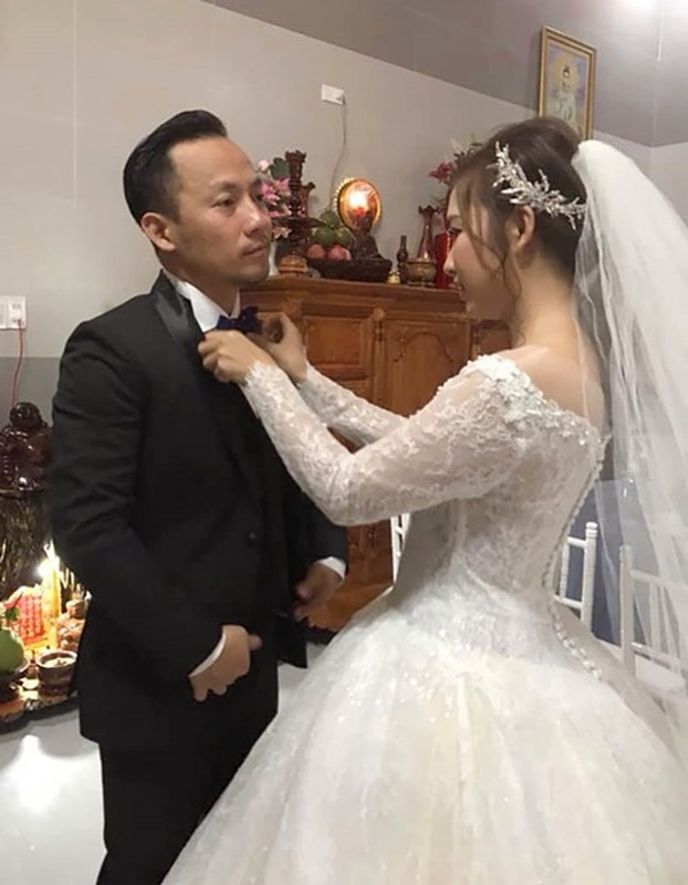 Rapper Dinh Tien Dat looks younger after marrying a 10 year old woman - Photo 4