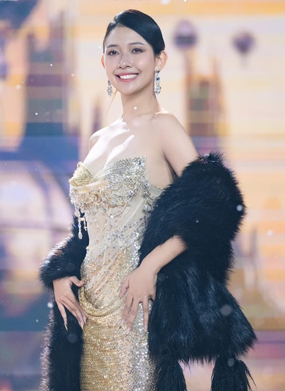 The 1m8 tall contestant at Miss Universe Vietnam 2024-Picture-8