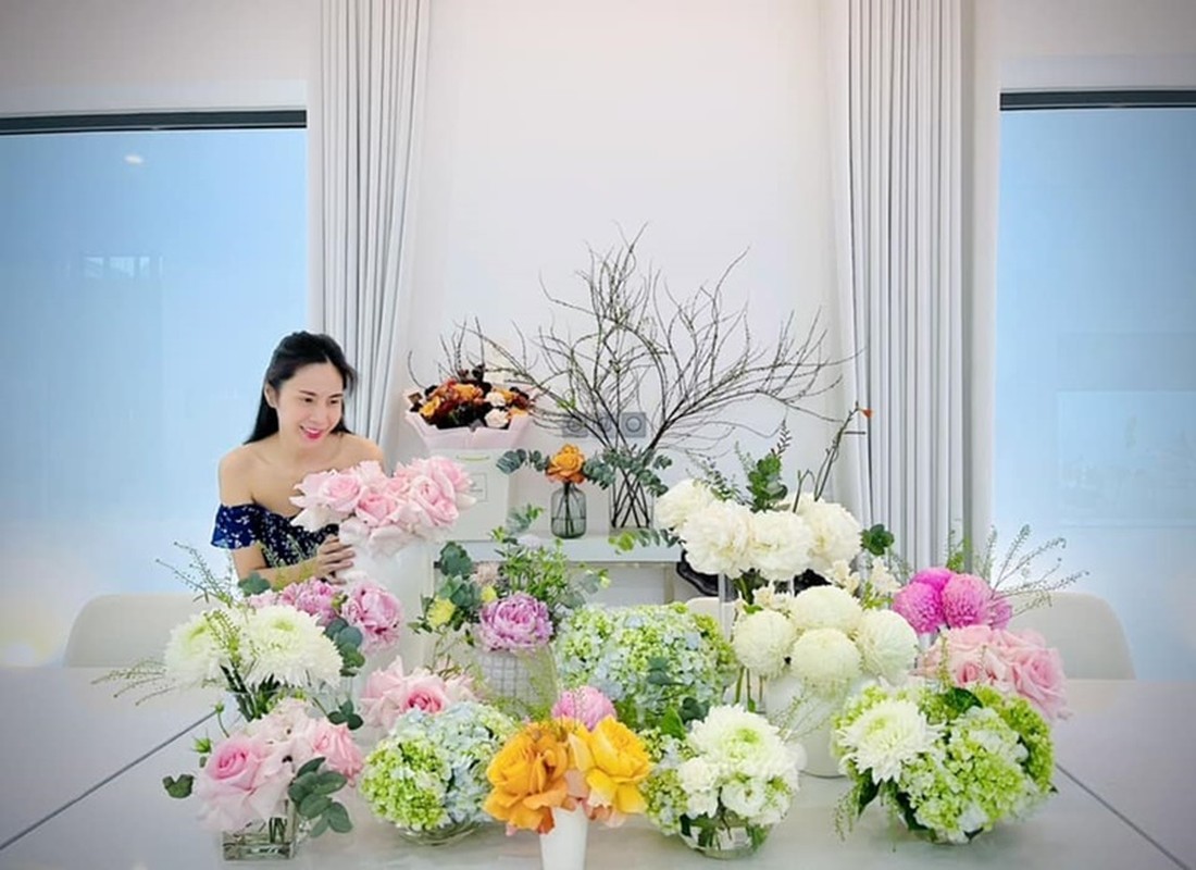 Thuy Tien - Cong Vinh's life in a million-dollar villa - Photo - 3