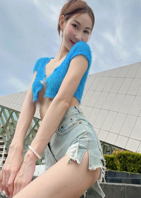 View - 	Hot girl nghiện mốt thả rông đi muôn nơi nhìn phát ngượng