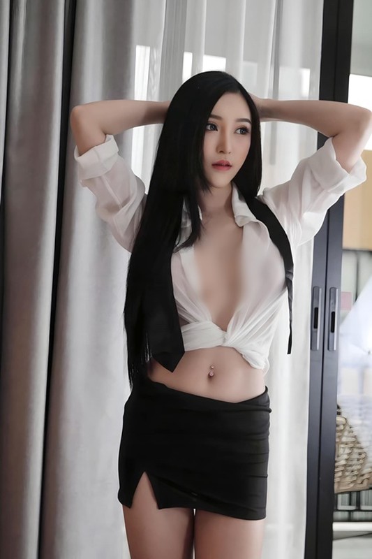 View - 	Hot girl Thái Lan chuộng phong cách không nội y lộ vòng một