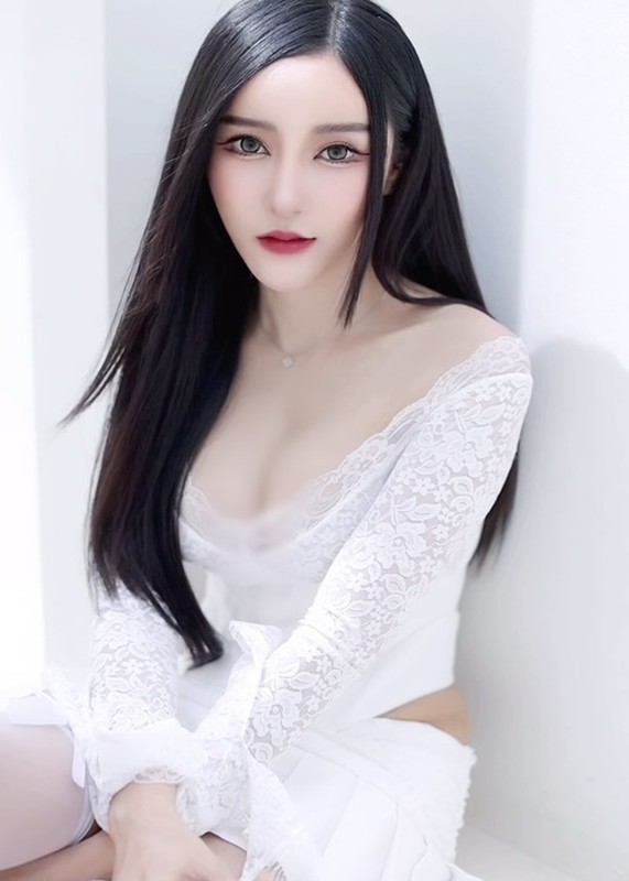 View - 	Hot girl Thái Lan chuộng phong cách không nội y lộ vòng một