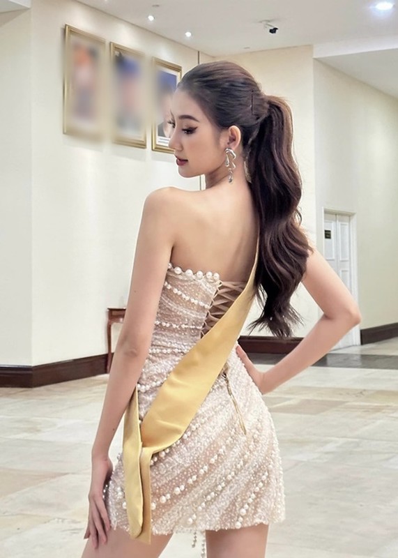 Que Anh khoe ve goi cam khi thi Miss Grand International 2024-Hinh-2