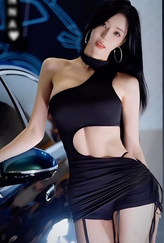 Hot girl so huu vong eo ran nuoc, mac do o ep vong mot-Hinh-11