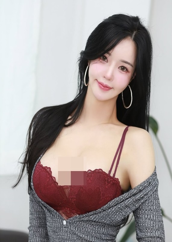 Hot girl so huu vong eo ran nuoc, mac do o ep vong mot-Hinh-4