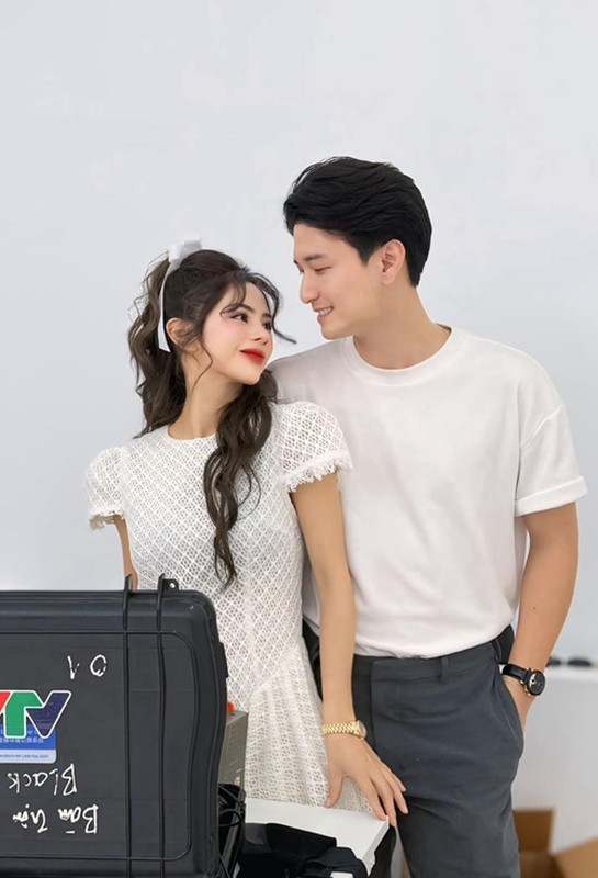 Huynh Anh - Bach Lan Phuong man nong truoc khi vuong nghi van ran nut-Hinh-2