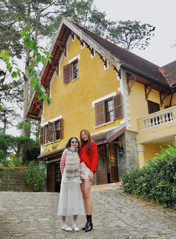 Le Quyen khoe qua ngay Valentine tu ban trai kem 12 tuoi-Hinh-12