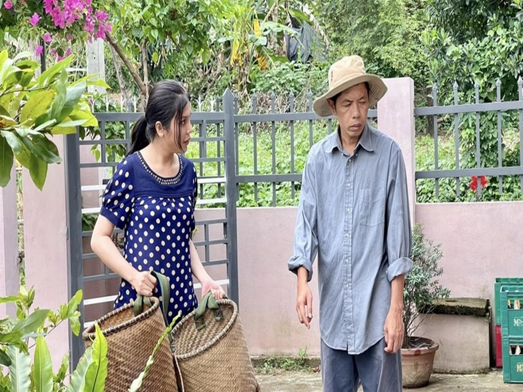 “Doi thu” Ngoc Trinh que mua tren man anh, doi thuong song sang chanh-Hinh-2