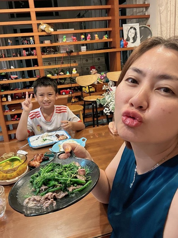 Cuoc song cua dien vien Ngoc Lan trong can ho cao cap-Hinh-4