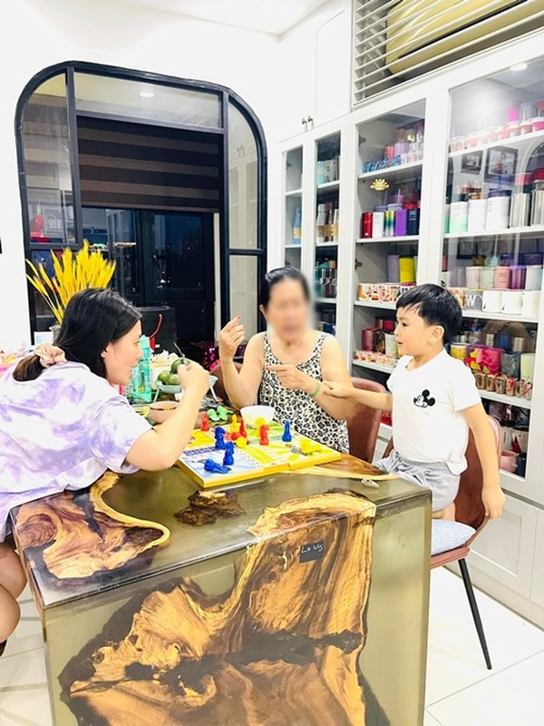 Cuoc song cua dien vien Ngoc Lan trong can ho cao cap-Hinh-9