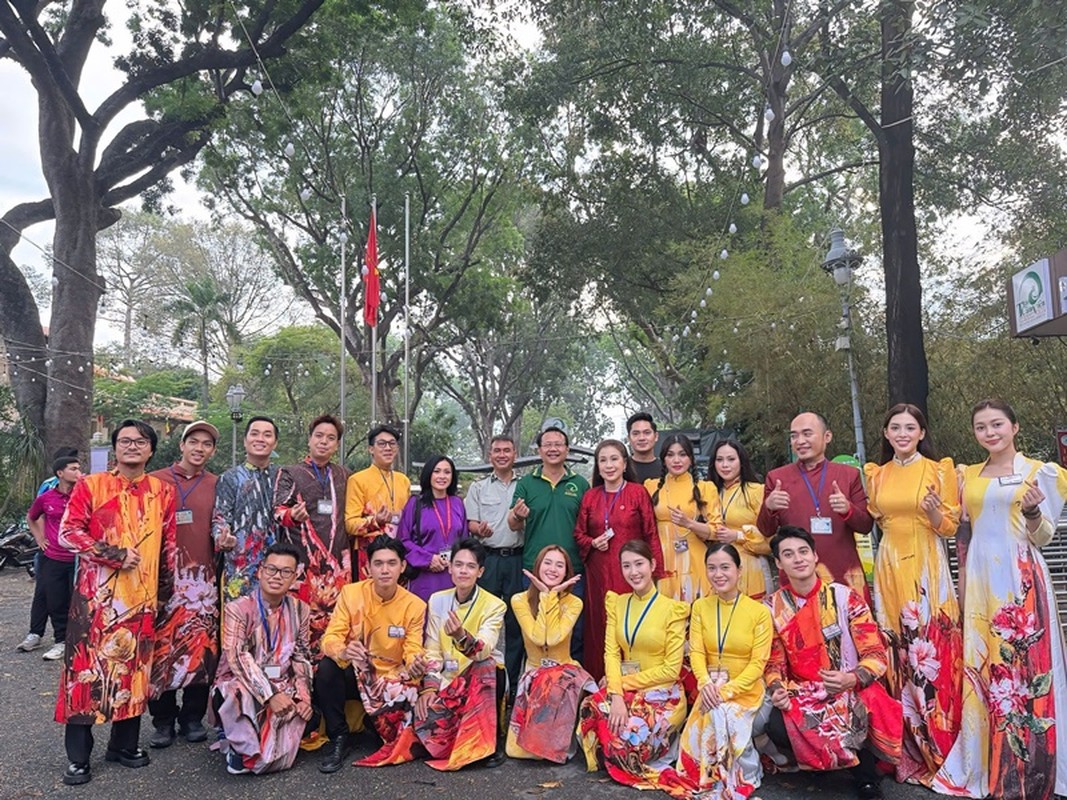 Bao Ngoc va dan hoa hau tuoi tan trong le tong duyet dieu binh-Hinh-10