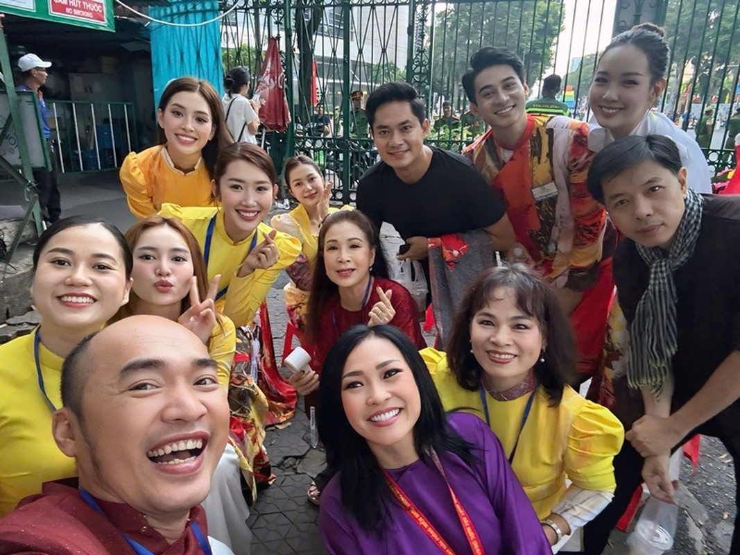 Bao Ngoc va dan hoa hau tuoi tan trong le tong duyet dieu binh-Hinh-9