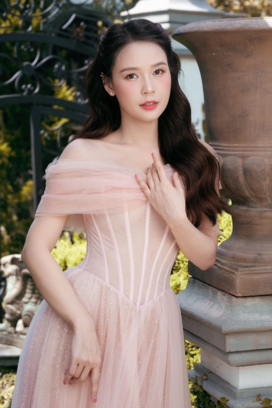 Bộ tứ hot girl đời đầu “thăng hạng” nhan sắc, là phú bà - Hình 9 Bo tu hot girl doi dau “thang hang” nhan sac, la phu ba-Hinh-9