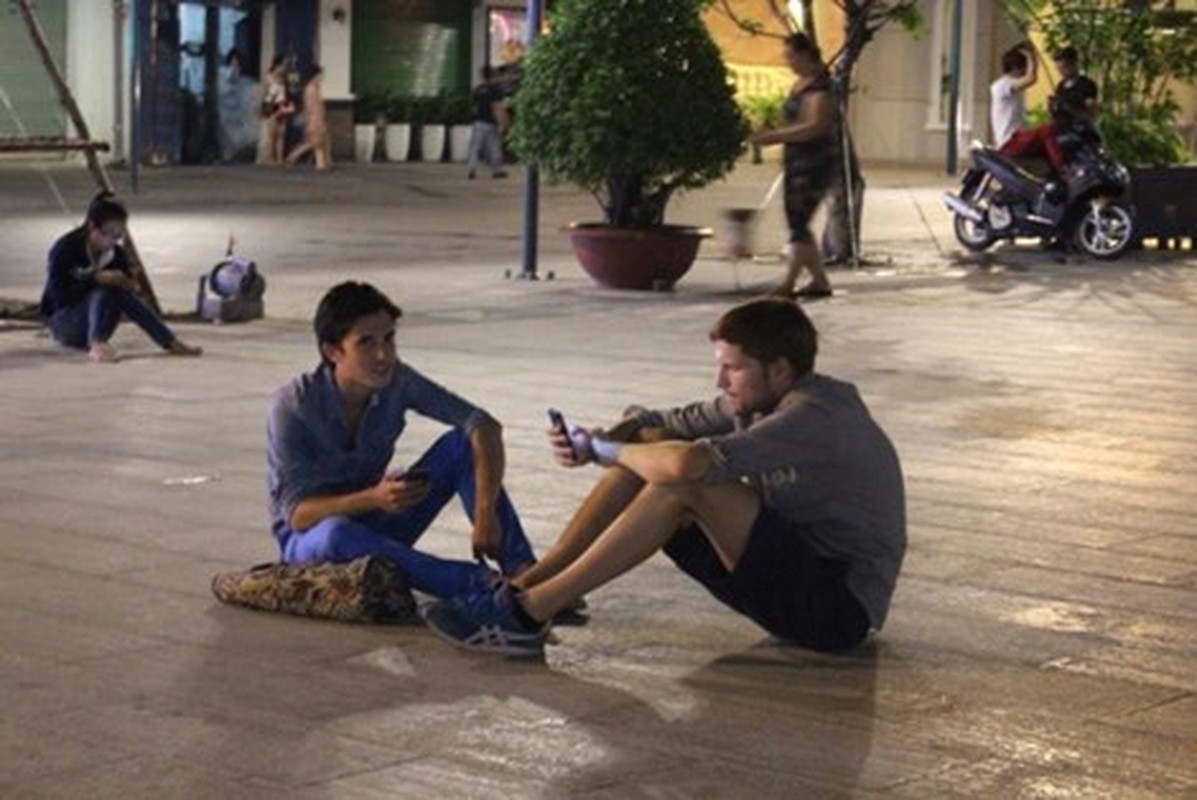 Pho di bo Nguyen Hue hoanh trang co gi luc 0h?-Hinh-11