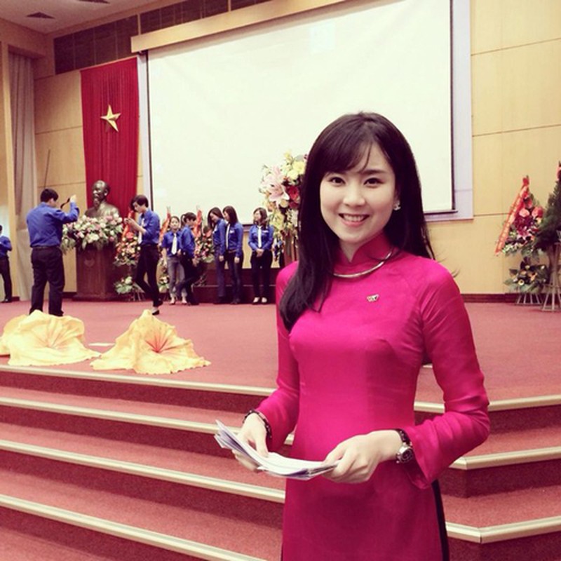 Phat sot voi nhung nu MC xinh dep, tai nang man anh Viet-Hinh-11