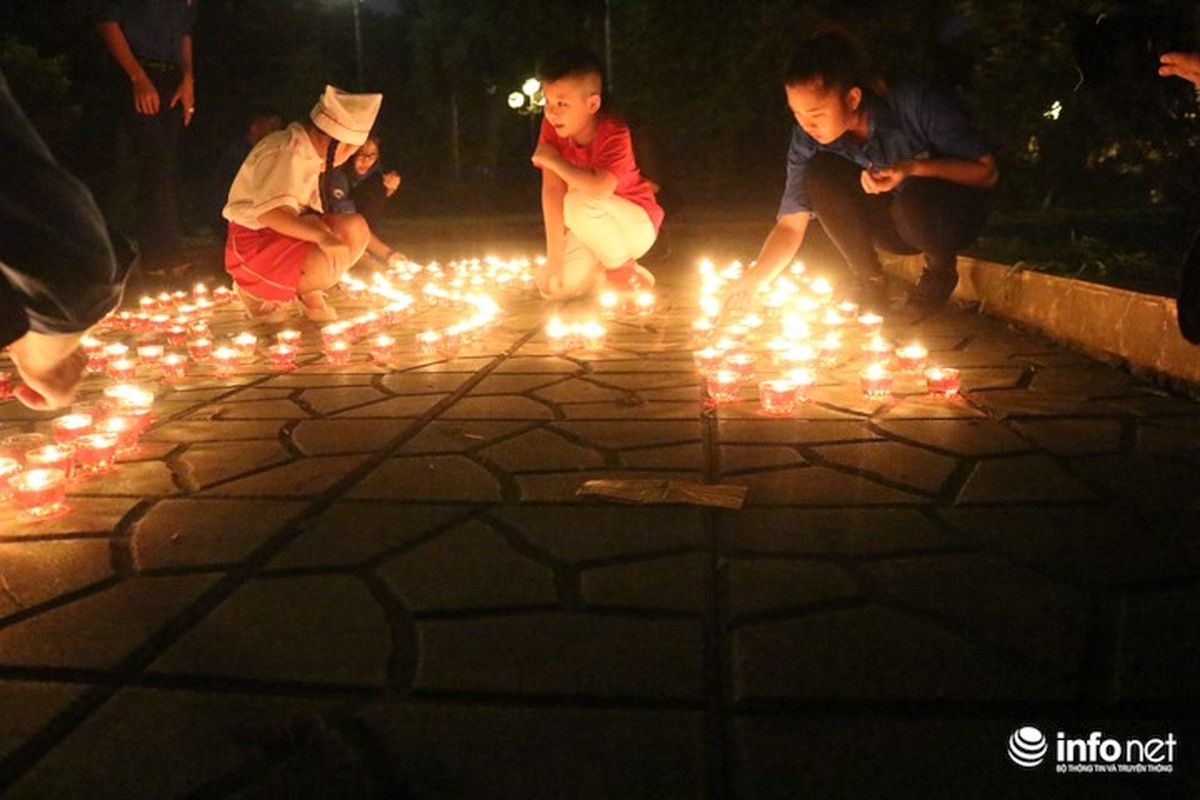 Anh nen lung linh khap nha dai tuong Vo Nguyen Giap trong dem 27/7-Hinh-3