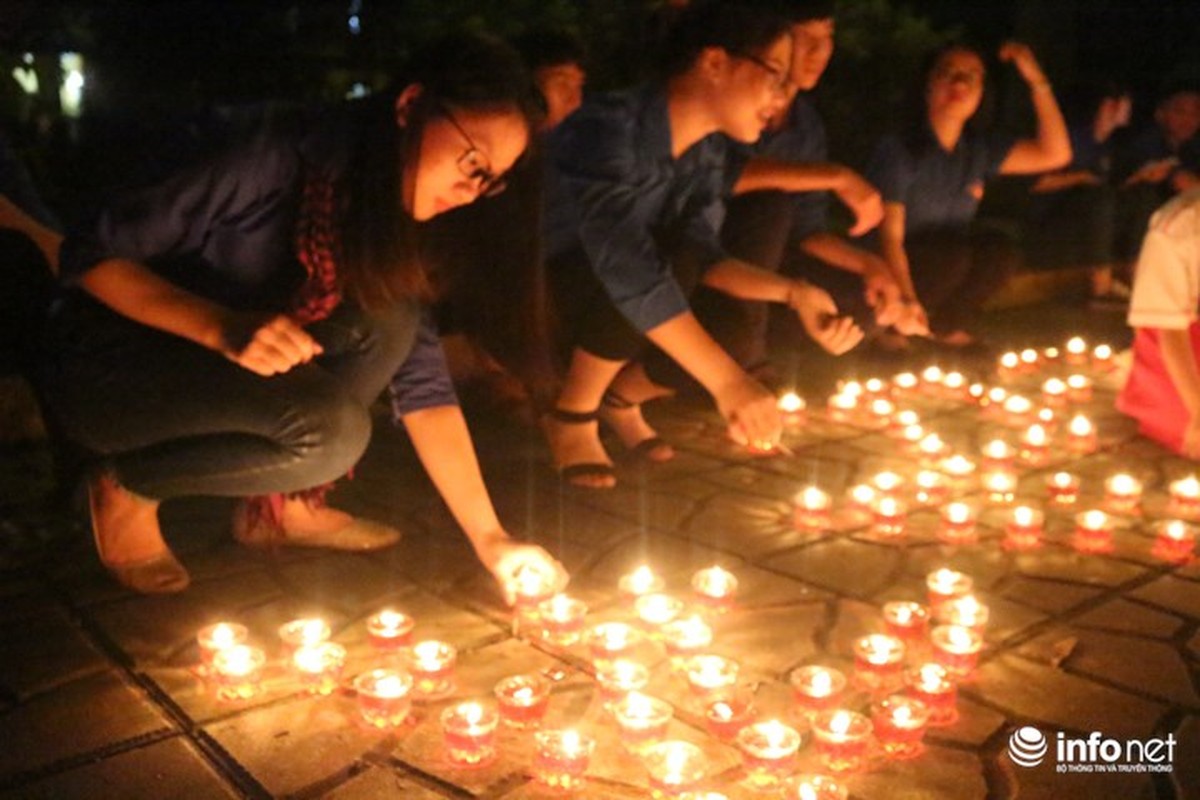 Anh nen lung linh khap nha dai tuong Vo Nguyen Giap trong dem 27/7-Hinh-5