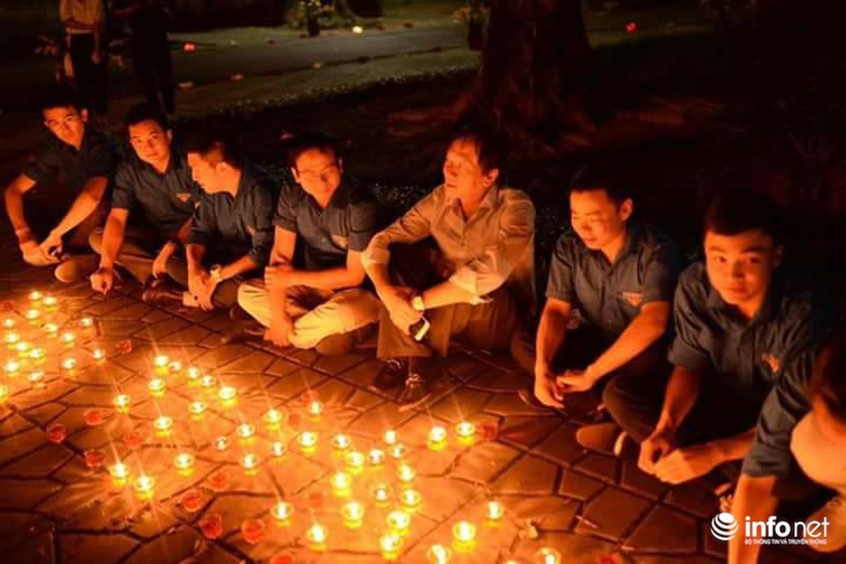 Anh nen lung linh khap nha dai tuong Vo Nguyen Giap trong dem 27/7-Hinh-7