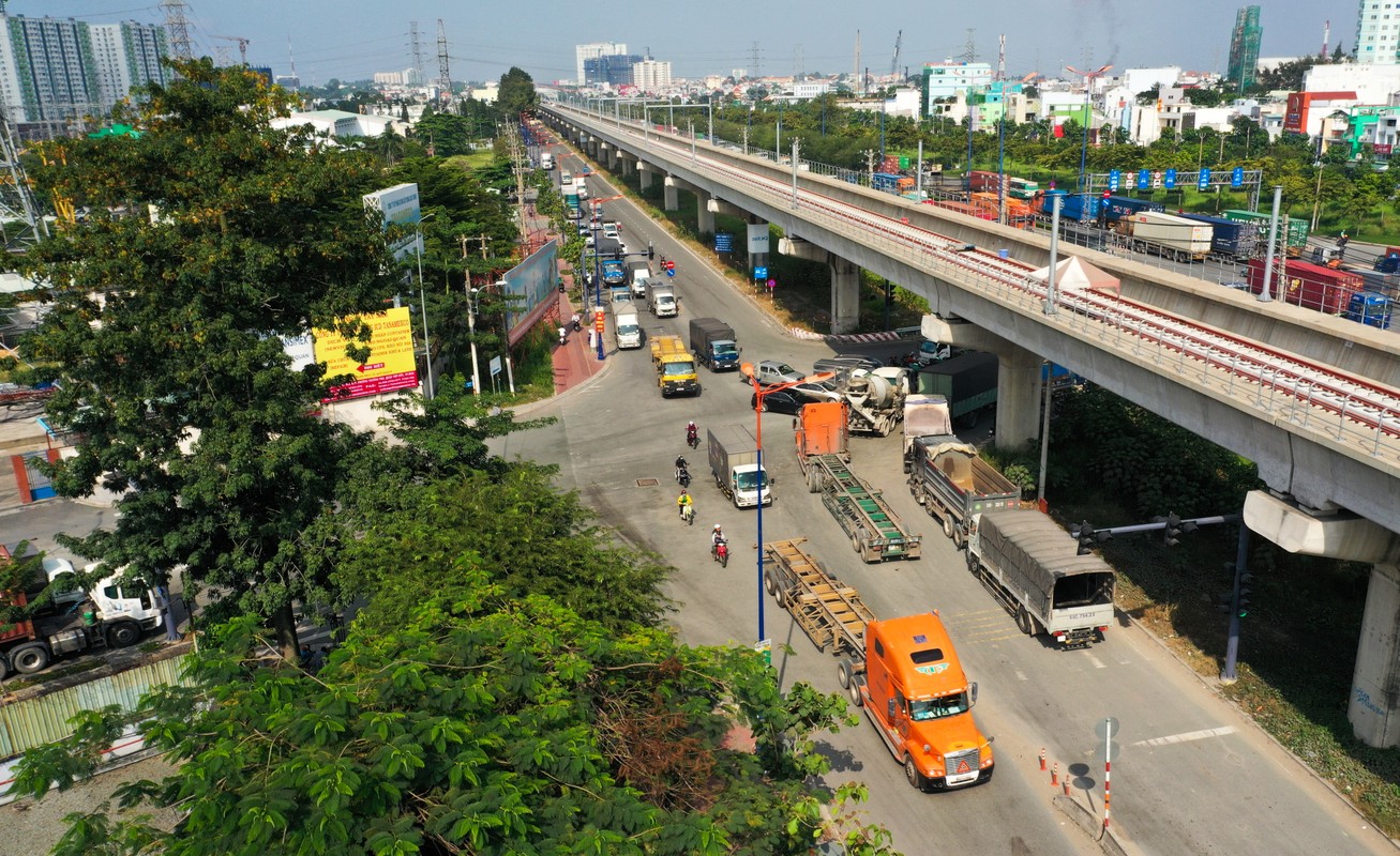 Toan canh cang Truong Tho, mot phan cua thanh pho phia dong Sai Gon-Hinh-6