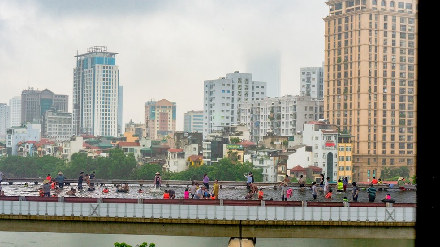 Ngan ngam du an duong sat tren cao, dan de xuat trong hoa cho do lang phi-Hinh-7