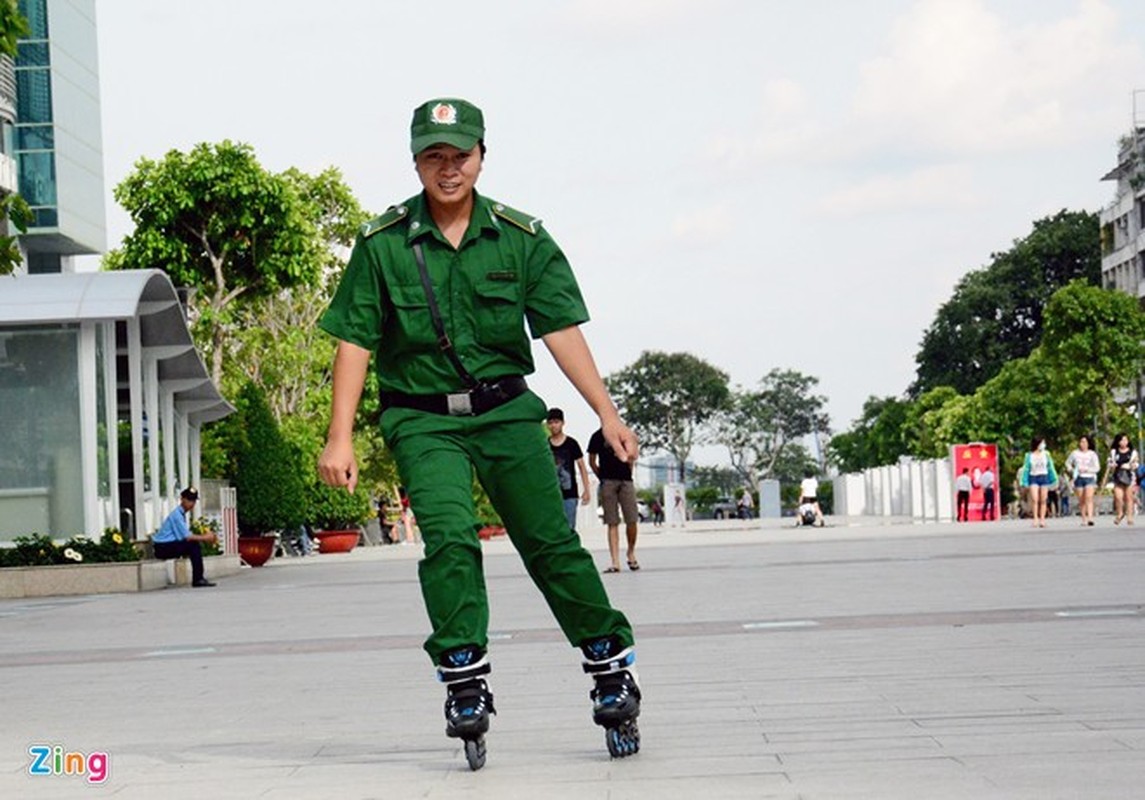 Anh truot patin tuan tra tren pho di bo Nguyen Hue-Hinh-4