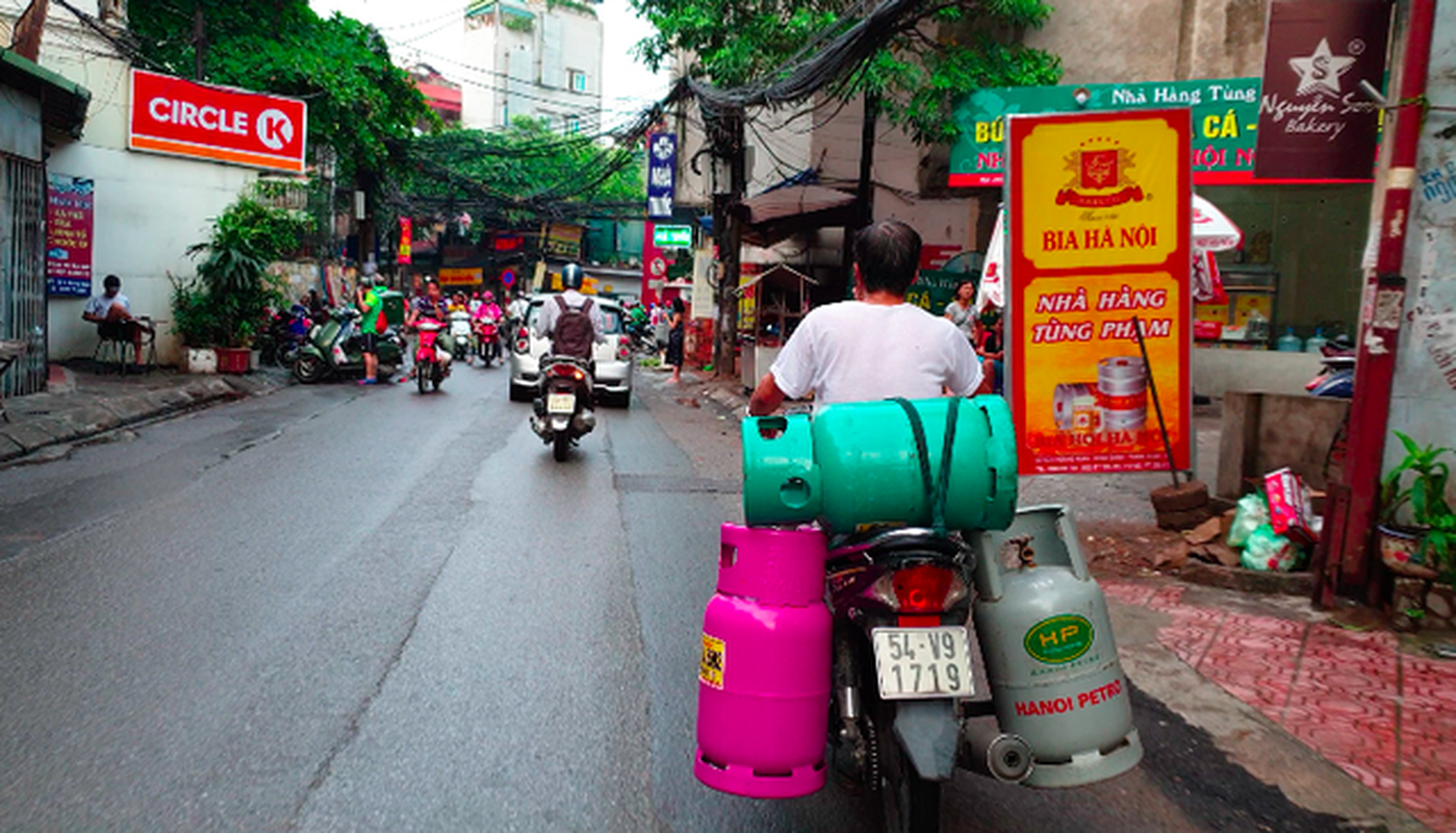 Vu chay xe Mercedes: Hinh anh kinh hoang deo cho “bom” chuc no o VN-Hinh-6