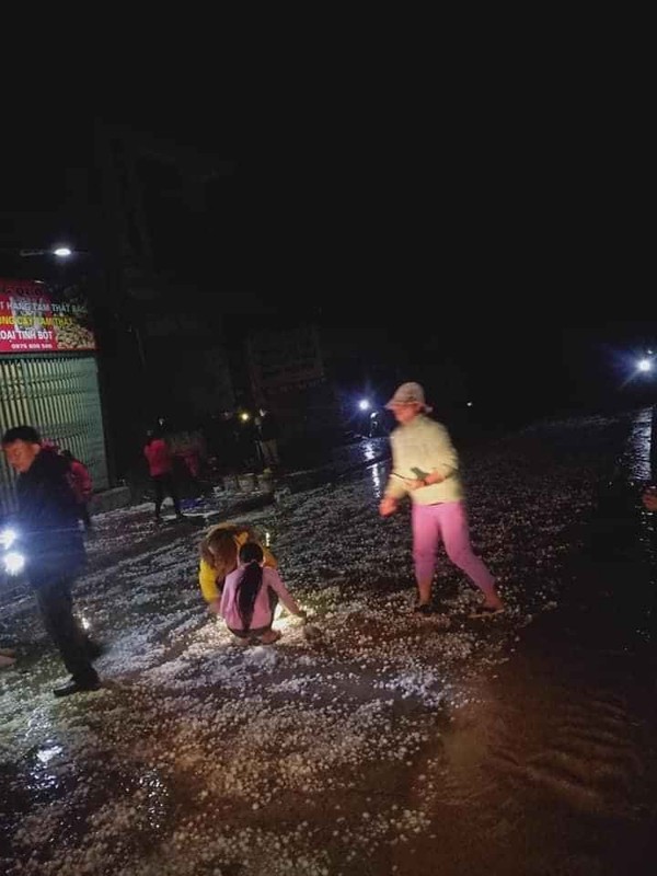 Mua da to nhu qua trung ga doi xuong Lao Cai do khong khi lanh-Hinh-8